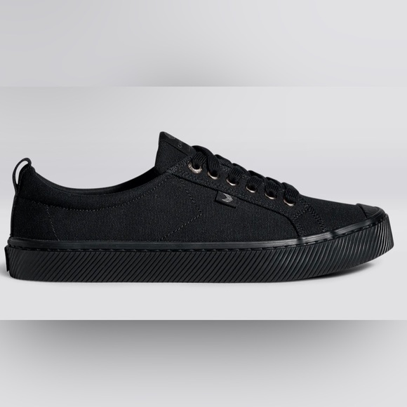 NWT In Box Cariuma Ecofriendly OCA low All Black Canvas Sneaker - Picture 2 of 5